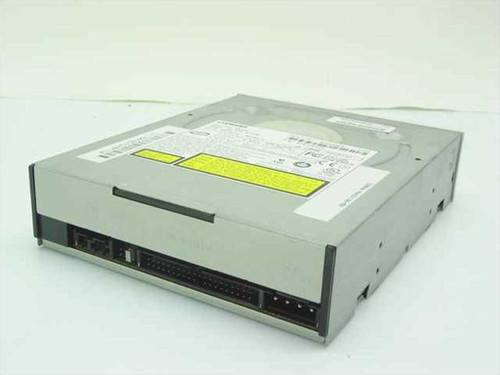 Compaq GDR-8160B DVD-ROM drive – rear view showing 40-pin IDE connector, jumper block, and 4-pin Molex power connector