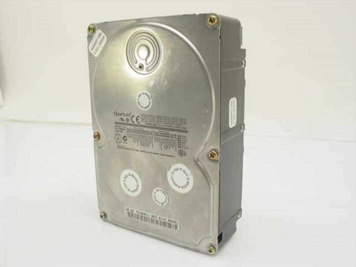 Quantum 18.2S 18.2GB 3.5-inch half-height SCSI hard drive — top and side view showing Quantum label and CE/UL markings