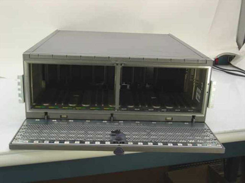Sun StorEDGE D1000 – interior view with front door open showing two empty 6-bay drive sled compartments and drive activity indicators
