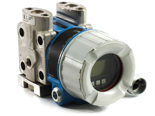 Endress+Hauser PMD55 Deltabar differential pressure transmitter – front view showing blue housing, LCD display, and stainless steel manifold block