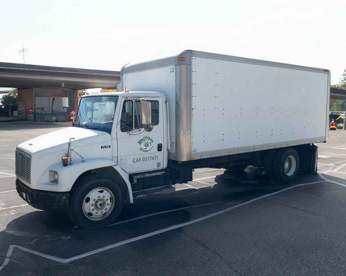 Freightliner FL70 20' Box Truck w Electric Lift Gate Manual Transmission