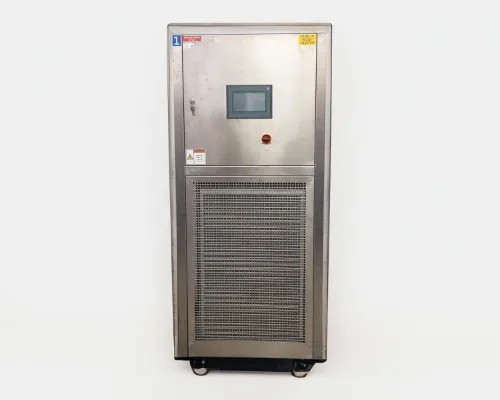Lneya Sundi-1A15 chiller direct front view showing full stainless steel enclosure, HMI panel, emergency stop button, and lower mesh condenser section