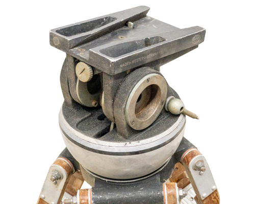 O'Connor C-440-0 fluid head close-up front view showing ARRI dovetail camera platform and 100mm bowl mount with tilt mechanism