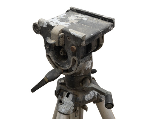 Bogen Manfrotto 3050 fluid head close-up showing missing quick-release plate and heavy paint wear