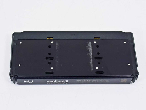 Intel Pentium II SL2S5 80523PX333512 – bottom view of SEC cartridge showing Slot 1 edge connector contacts