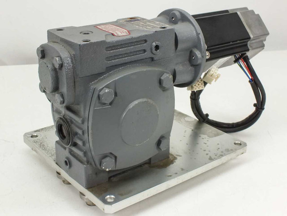 Gong Tzyh BHE50 speed reducer with Yaskawa SGML-04AF14 AC servo motor mounted on aluminum base plate – front-right view