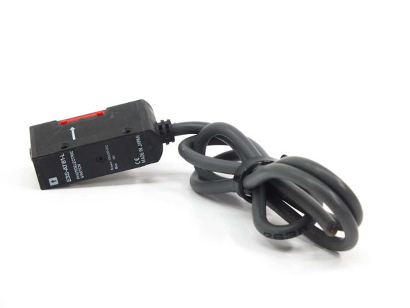 Omron E3S-AT61-L photoelectric through-beam emitter – side profile view with cable
