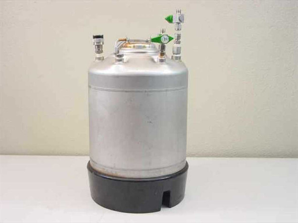Alloy Products Corp 9L stainless pressure vessel – front view showing full tank body, black base, and top-mounted pressure hardware