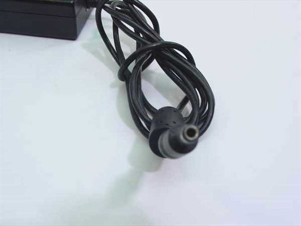 Dell PA-3 55522 AC adapter close-up of barrel plug DC output connector tip