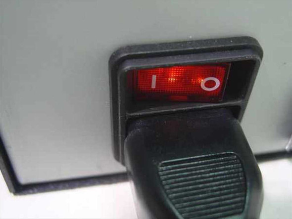 Black Box KV130A ServSwitch Affinity – close-up of rocker power switch with red illuminated I/O indicator