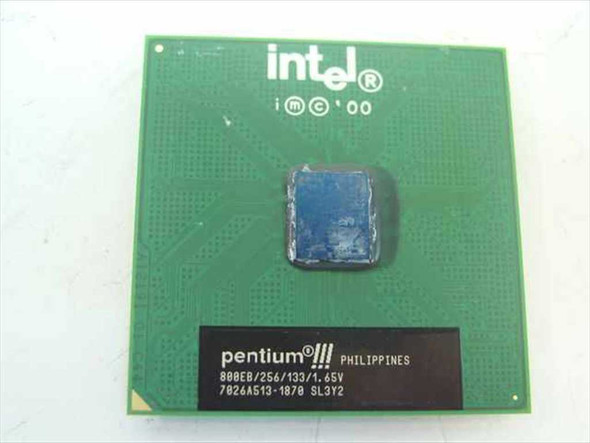 Intel Pentium III SL3Y2 800EB/256/133/1.65V FC-PGA CPU – top label view showing Intel and Pentium III markings