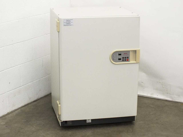 Sanyo MCO-15A CO2 Incubator – front right three-quarter view showing outer cabinet and control panel
