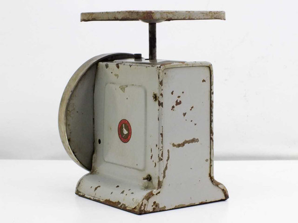Hanson Brothers spring scale – right side view showing the gray painted cast housing with paint loss and surface rust