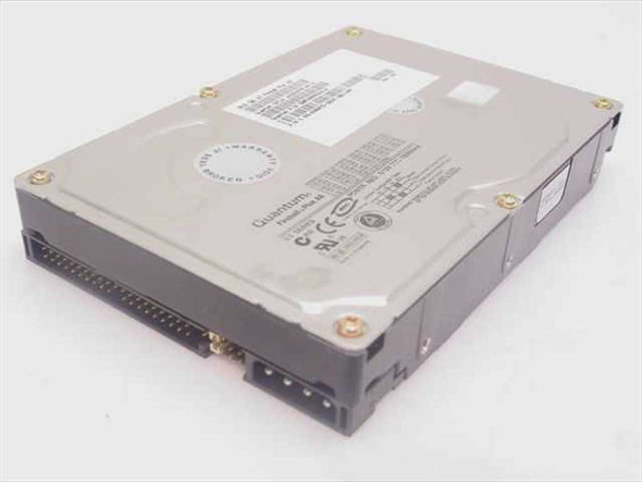 Quantum Fireball Plus AS 20.5GB 3.5-inch IDE hard drive — front and top view showing Quantum label and IDE connector
