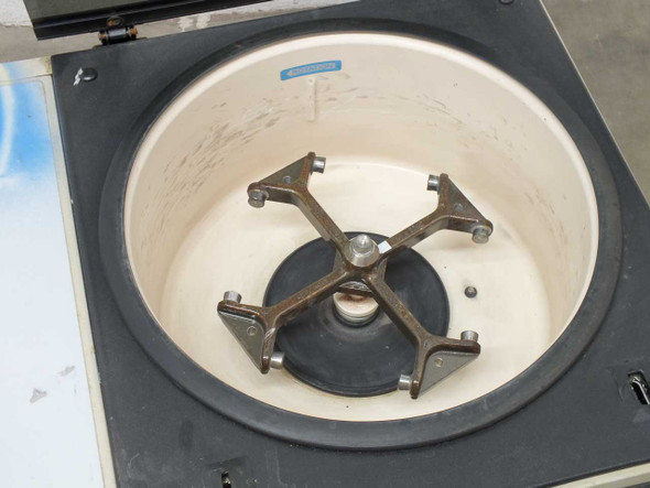 Sorvall RT6000 – open chamber view showing rotor hub cross and bowl interior without rotor installed