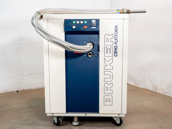 Bruker Cryo Platform Z49290 ECL 02 – left front three-quarter view showing Bruker Cryo Platform branding and transfer line routing