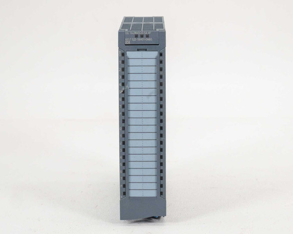 Siemens 6ES7522-1BH01-0AB0 S7-1500 Digital Output Module — front face view showing all 16 terminal rows and status indicators at top