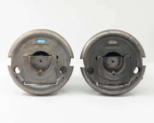 Minply MFO-74 Circular Safety Chuck pair – flange face view showing internal drive mechanism and Minply label on left unit