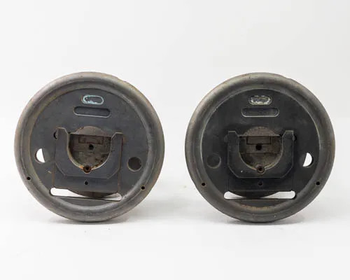 Minply MFO-60 circular safety chuck pair — rear view showing square drive slots and mounting holes on both units