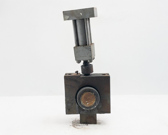 Sheffer Corp 2HHRHF3 hydraulic cylinder assembly — side profile showing cylinder barrel, rod end, and heavy steel base fixture