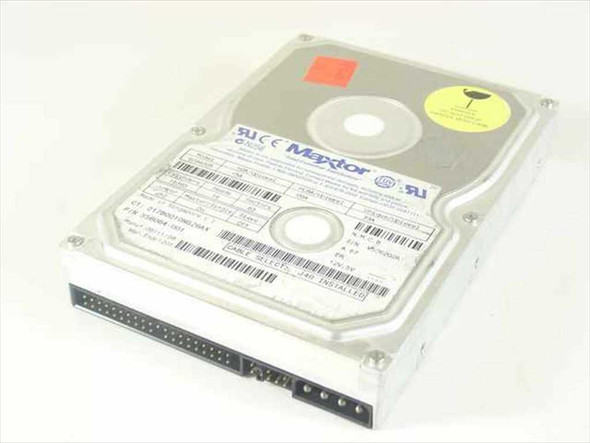 Maxtor 90840D5 10.8GB 3.5-inch IDE hard drive – top label view showing Maxtor branding and drive specs