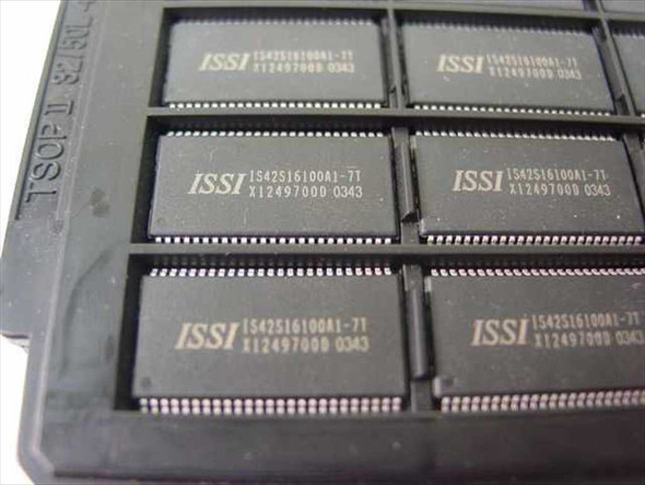 Close-up of ISSI IS42S16100A1-7T TSOP SDRAM chips in carrier tray showing part markings and date code 0343