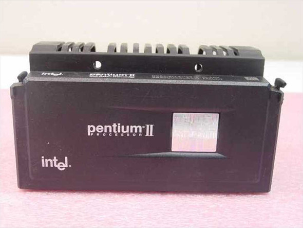 Intel Pentium II SL2S7 400MHz Slot 1 processor – front view showing Pentium II and Intel branding