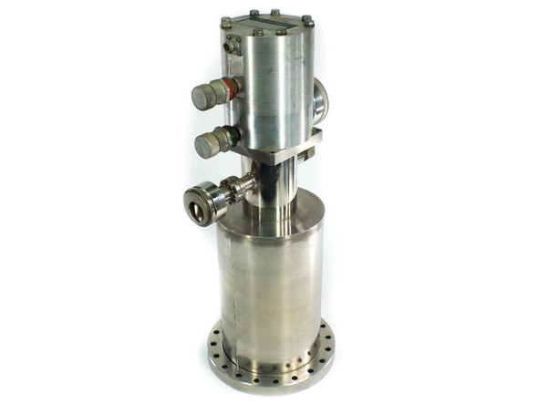 Air Products DE-202S Displex Cold Head — left-front view showing helium supply/return fittings, quick-connect couplings, and stainless cold head body on flange base