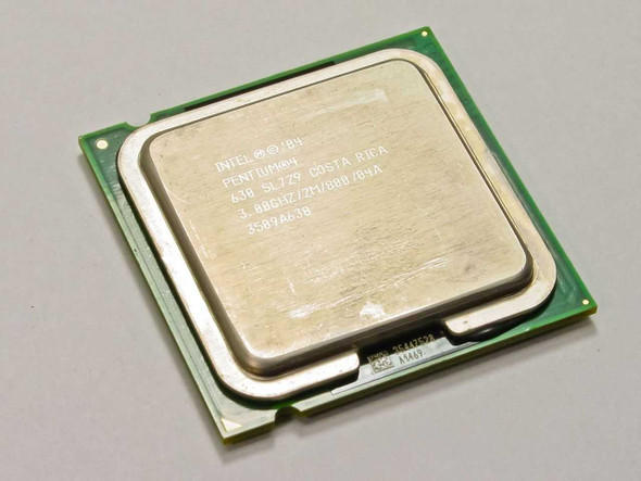 Intel Pentium 4 630 SL7Z9 CPU – top IHS view showing model markings: 3.00GHz/2M/800/04A