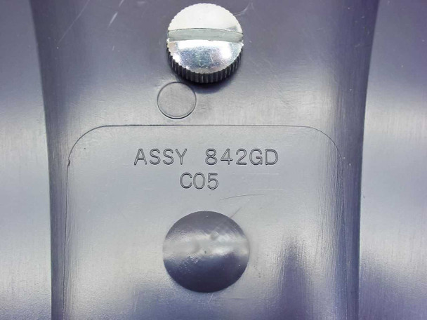 Dell 842GD vertical stand – close-up of molded part number ASSY 842GD C05 and thumbscrew detail