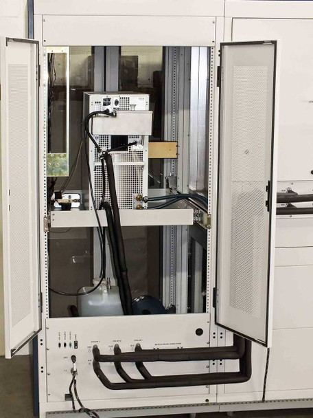 Symyx Technologies S14100 – left side of main cabinet with lower door panels closed