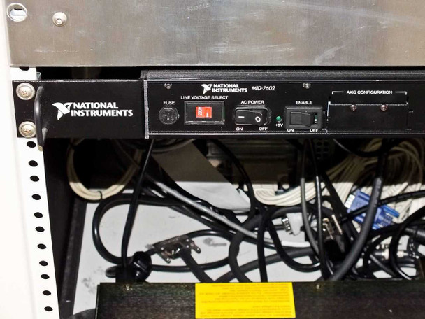 Symyx Technologies S14100 – castors and leveling feet on base of cabinet