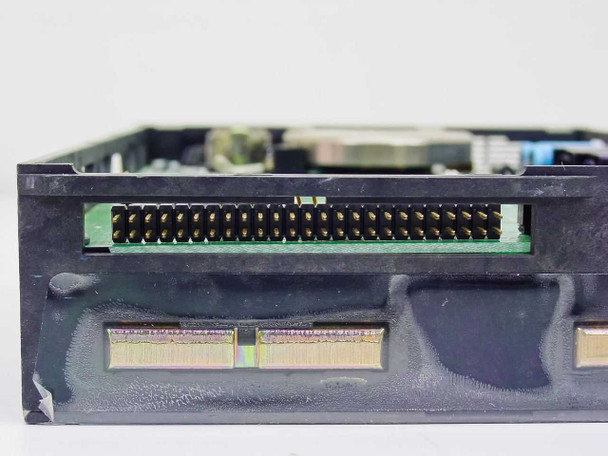 Iomega Beta 90B – close-up of 50-pin SCSI edge connector on rear panel with flex cable connectors below