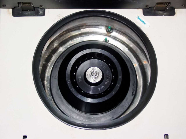 Tomy Seiko MRX-151 centrifuge chamber — top-down view of rotor bowl with TMA-11 rotor installed
