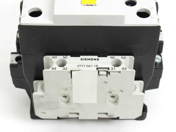 Siemens 3TF4422-0A contactor — top view showing auxiliary contact block 3TY7 561-1B with NO and NC terminals labeled