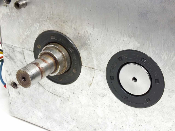 Taktomat IP 80 E output shaft side showing extended output shaft and sealed bearing/shaft cover plate