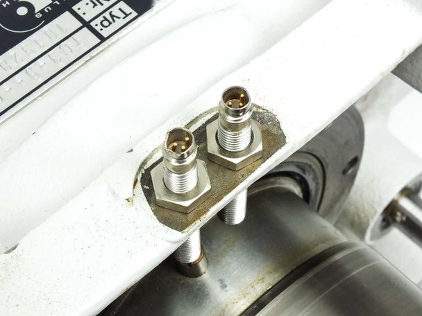 Singulus TC3-5--03 – close-up of two SMA-style coaxial connectors mounted on top of the aluminum housing