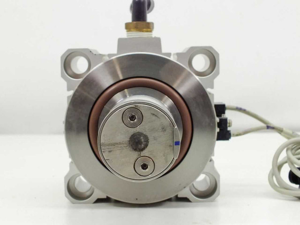 SMC CDQ2KB80-UIA980 – front piston face view showing circular O-ring seal, mounting holes, and two internal ports