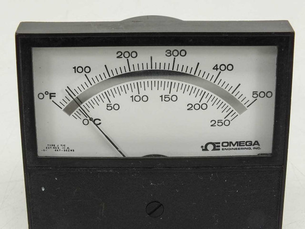Omega 7035-J-500 — front panel close-up showing Type J thermocouple dual-scale dial (0–500°F / 0–250°C) and Omega Engineering Inc. branding