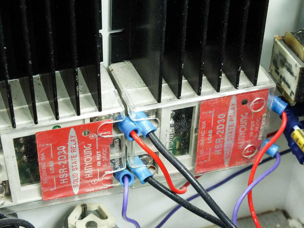 Va-Tran MPS-II interior close-up of two Himyoung HSR-2D30 solid-state relays mounted on heat sink fins
