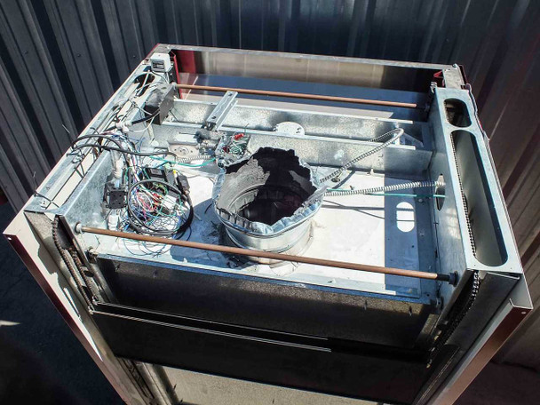 Abstraction Engineering 4' Wide Fume Hood w/ Phoenix Alnor Environmental Monitor