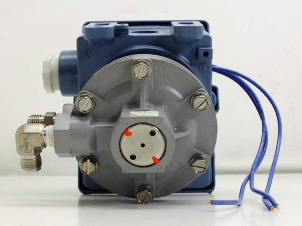 UE J400K-457 – front view of diaphragm sensing assembly with 1/2 NPT elbow fitting and wiring leads