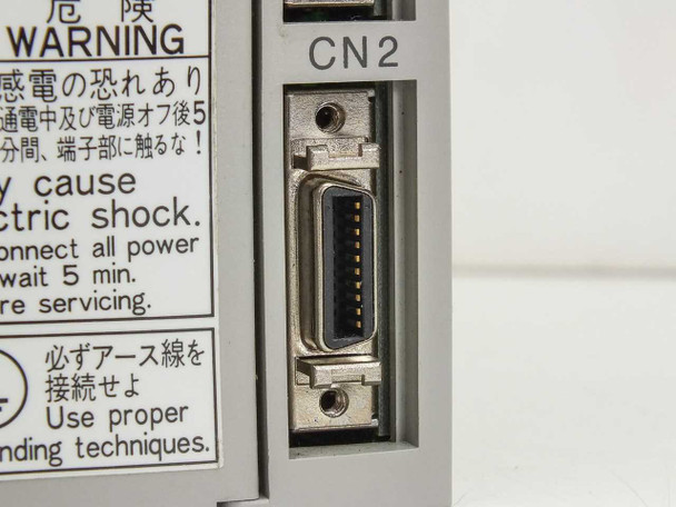 Yaskawa SGDL-04AP Servopack – close-up of CN2 14-pin D-sub connector port