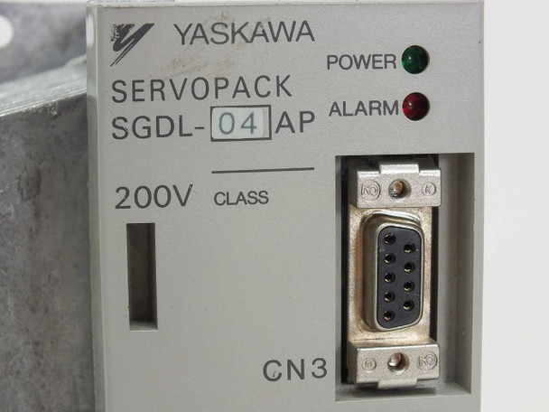 Yaskawa SGDL-04AP Servopack – top front panel close-up showing SGDL-04AP label, 200V CLASS, CN3 DB9 port, green POWER LED and red ALARM LED