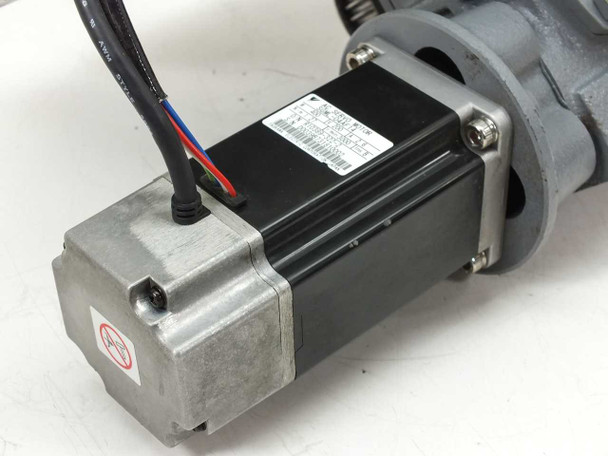 Yaskawa SGML-04AF14 AC servo motor body with pigtail wiring harness attached to Gong Tzyh BHE50 reducer