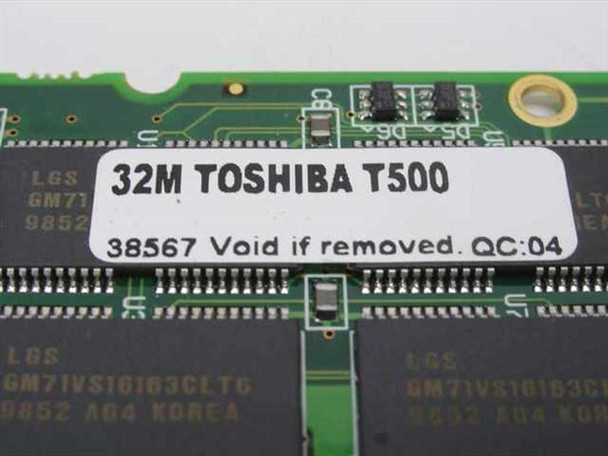 Transcend 32-1BM 32MB SO-DIMM – close-up of QC label reading 32M Toshiba T500 and LGS GM71VS16163CLT6 memory chip markings