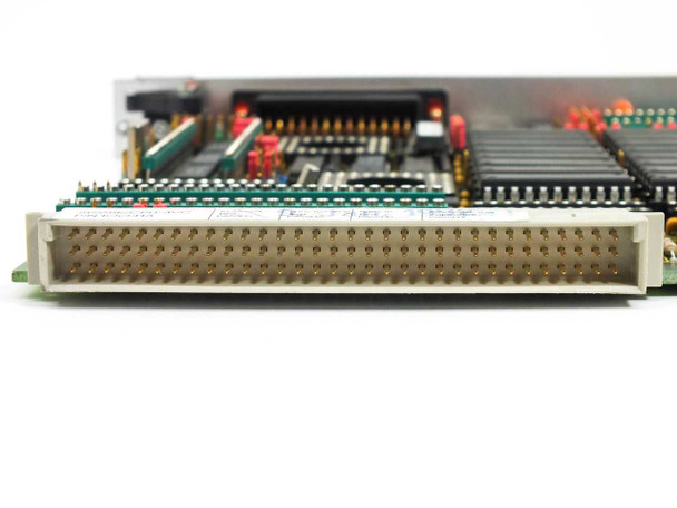 Force Computers SYS68K/CPU-4VC VME bus connector closeup showing gold-pin P1/P2 VME backplane connector