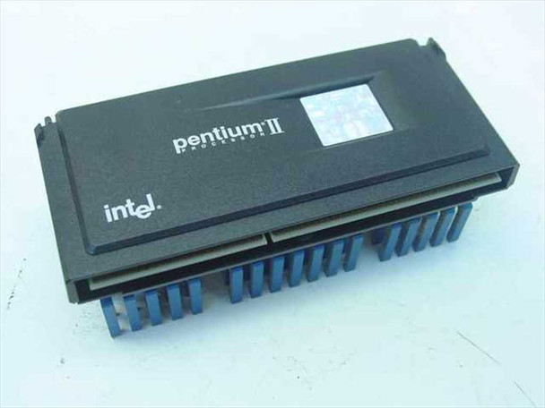 Intel Pentium II 80522PX300512 Slot 1 processor – front view showing Intel and Pentium II branding with blue heatsink fins