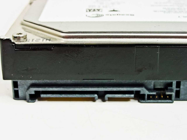 Seagate ST340014AS – side view showing SATA data and power connector ports