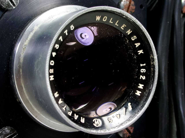 Close-up of Wollensak Raptar 162mm f/4.5 lens on the Camerz Model 20 camera